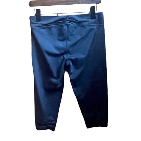 Calvin Klein Performance Quick Dry Cropped  Leggings - Picture 2 of 4